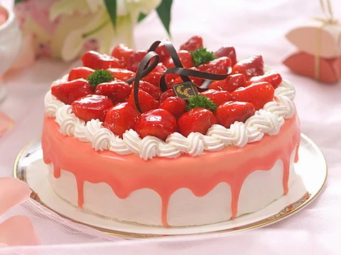 Romantic Strawberry Cake